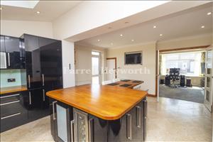 Kitchen Diner 5