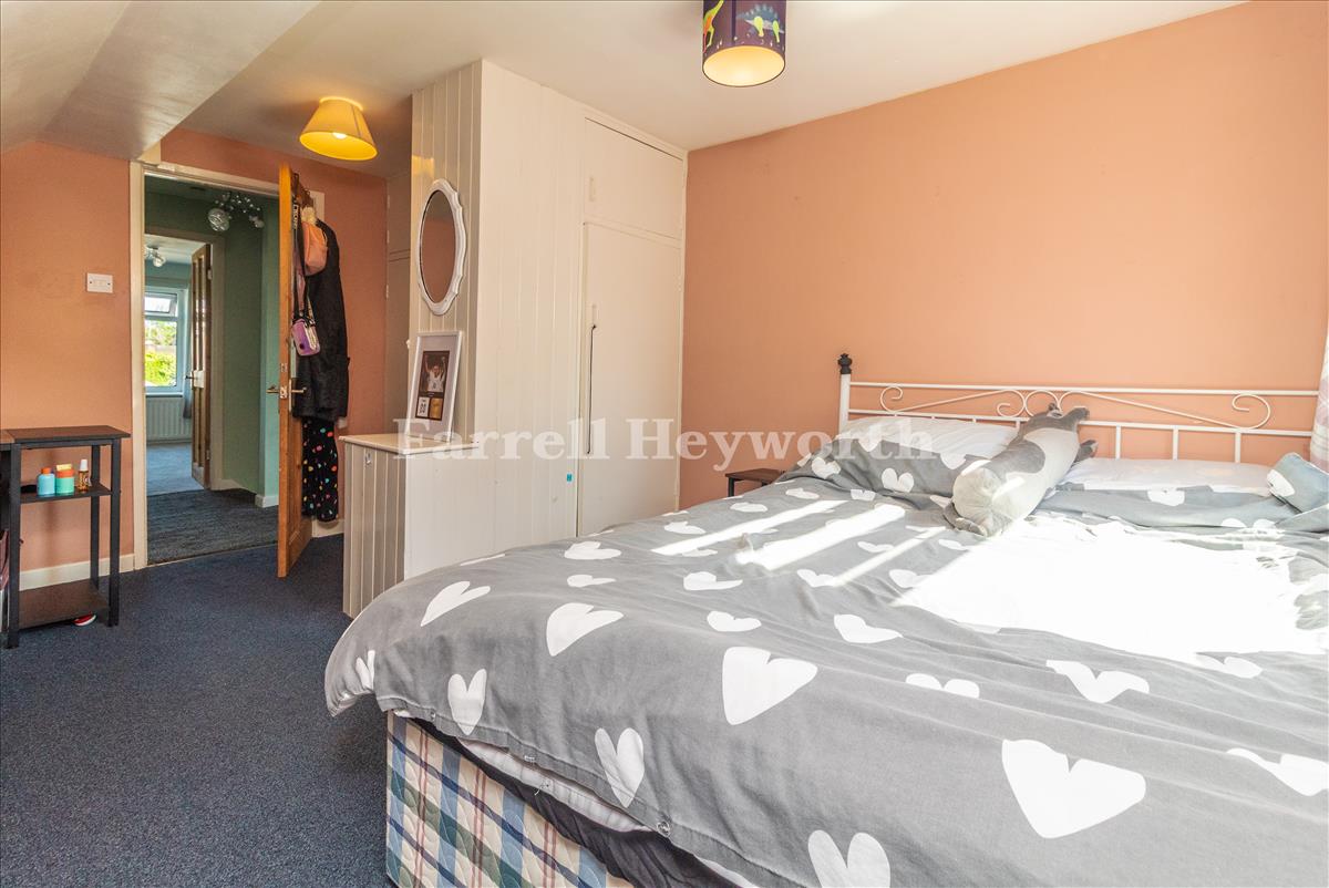Bedroom 3 image 2