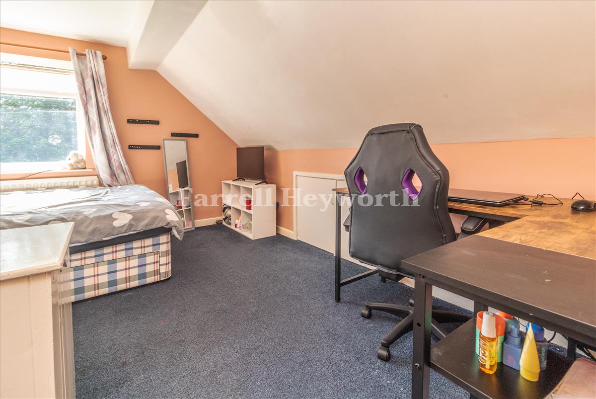 Bedroom 3 image 3