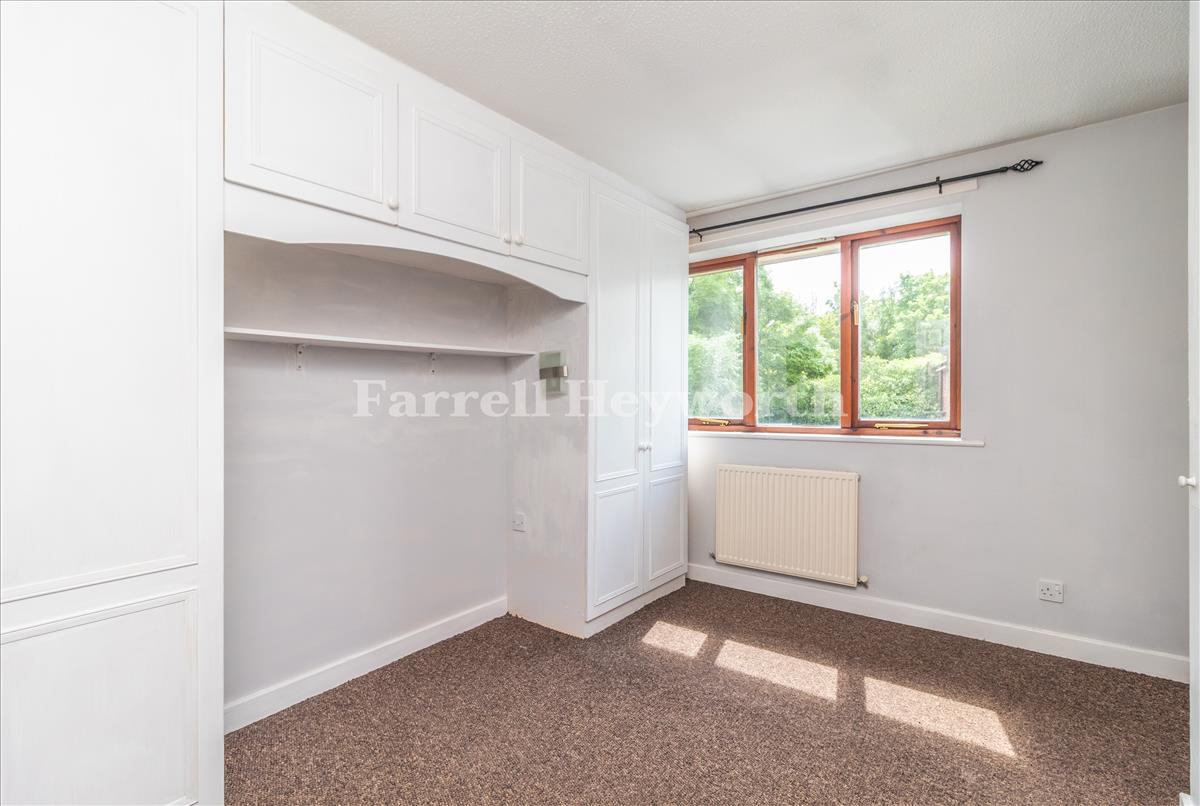 Bedroom 1 image 2