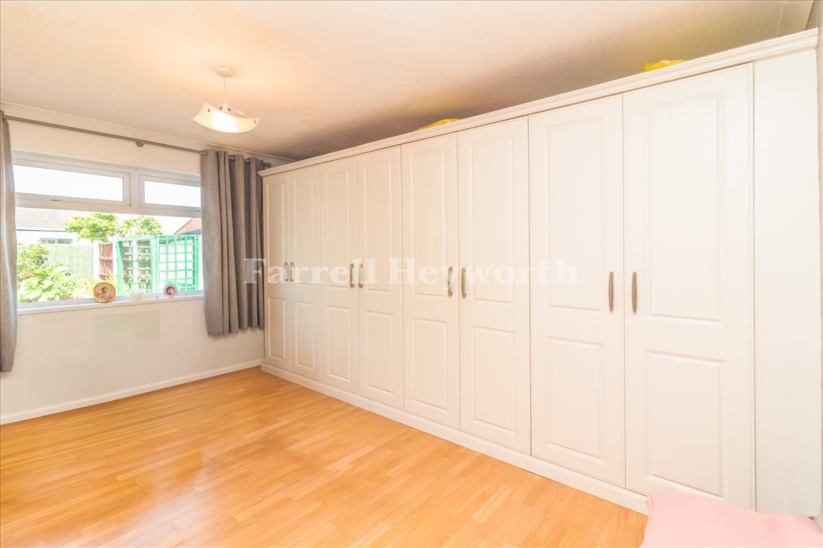 Bedroom 1 image 2