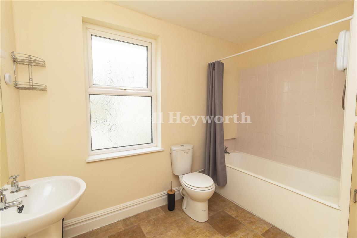 Flat 3 Bathroom
