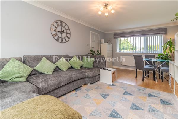 Lounge image 4
