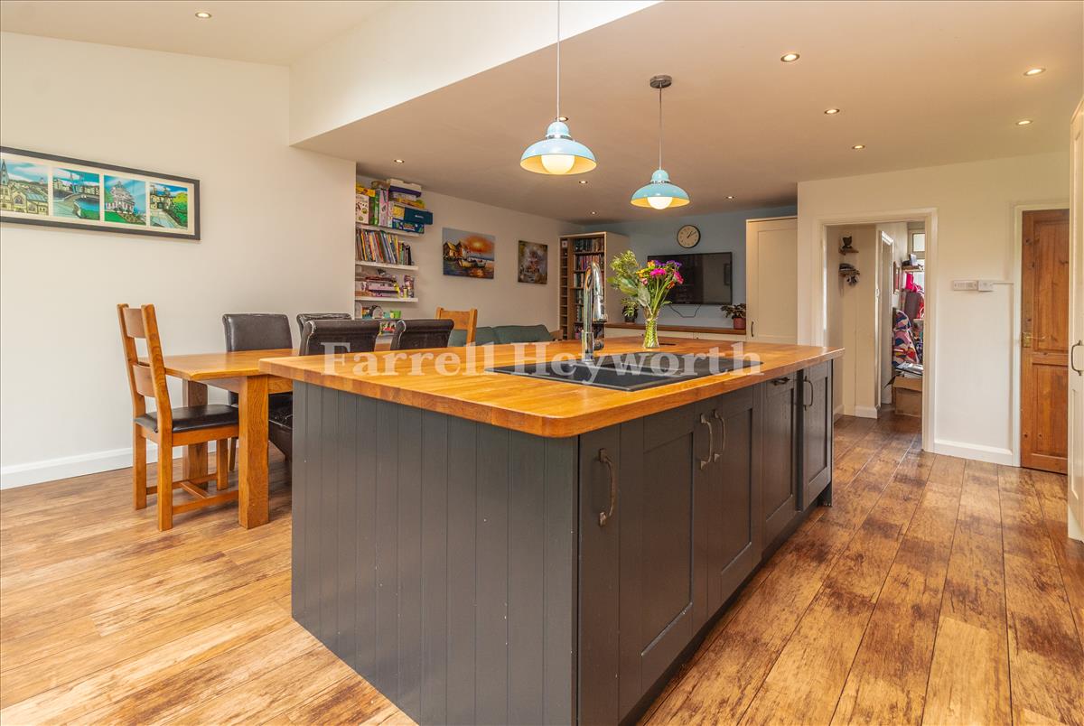 Kitchen Diner image 2