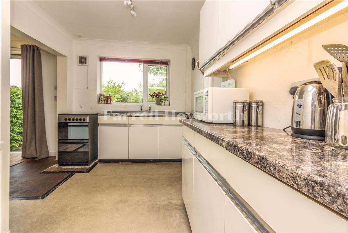 Kitchen b