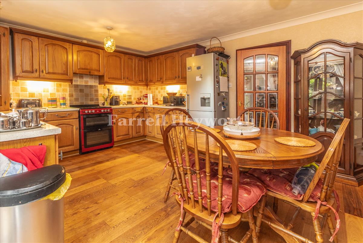 Kitchen Diner image 2