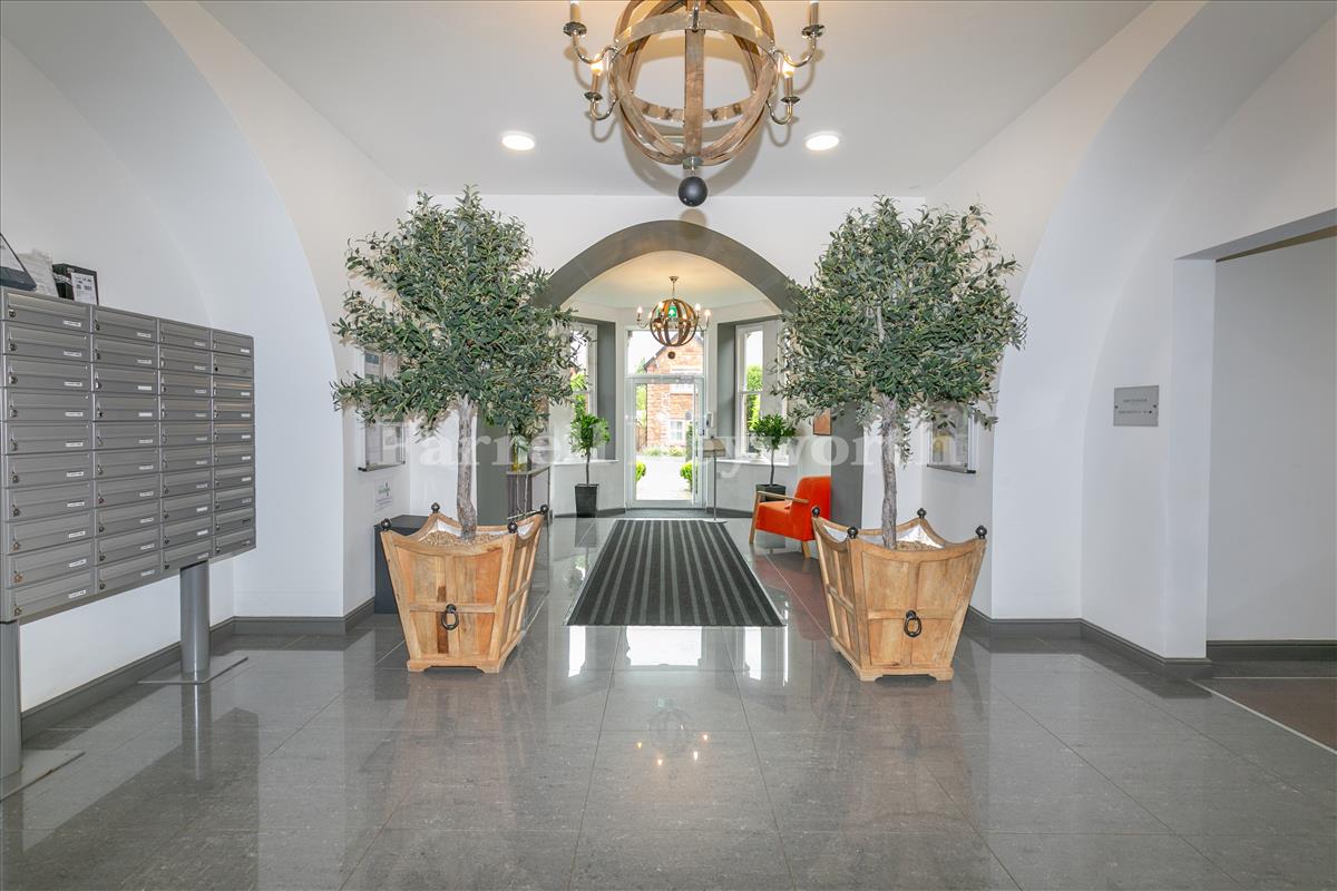 Entrance view 2