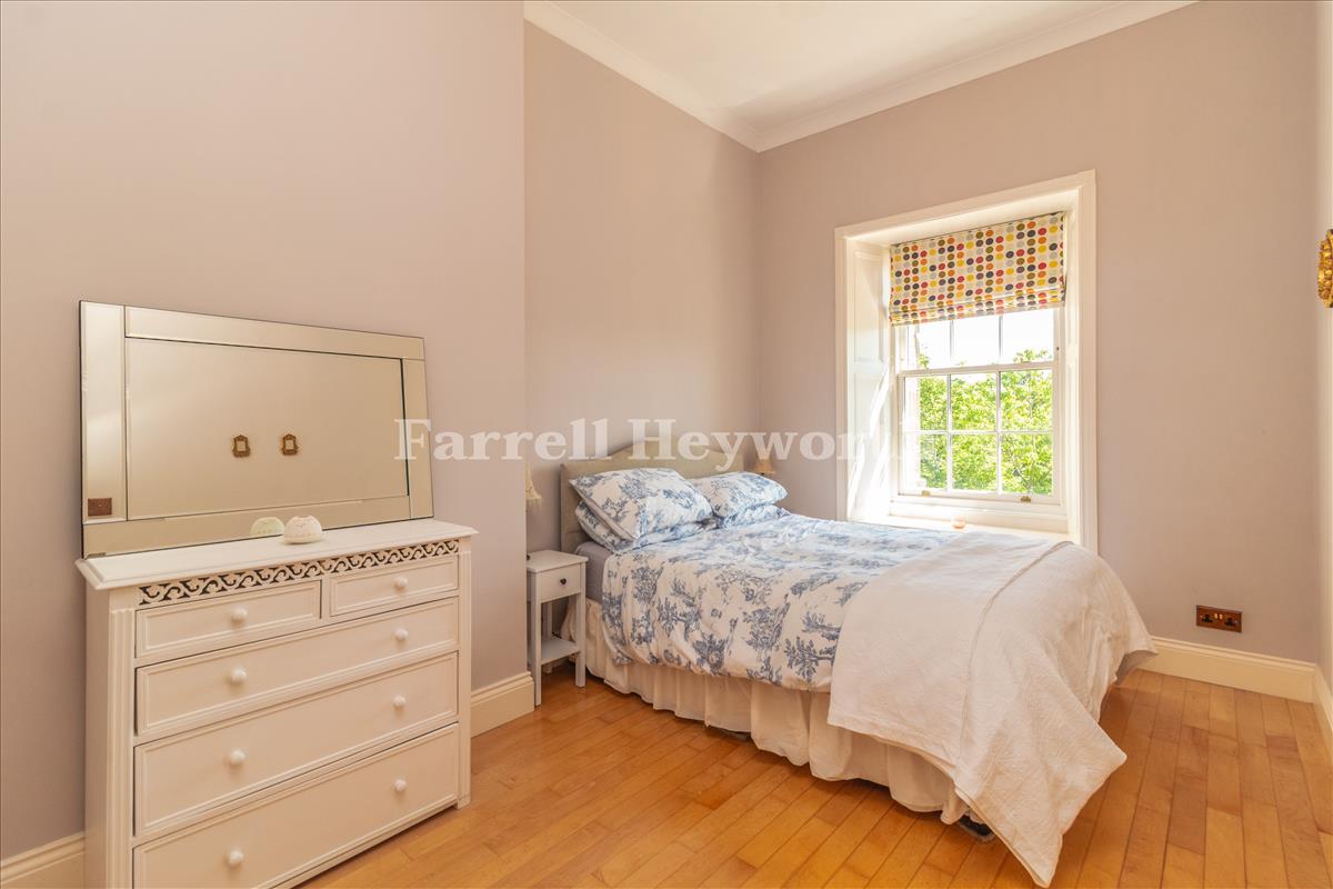Bedroom 2 image 2
