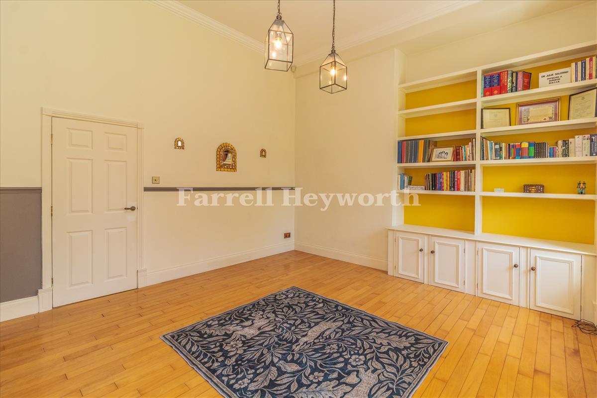 Reception Room Image 3