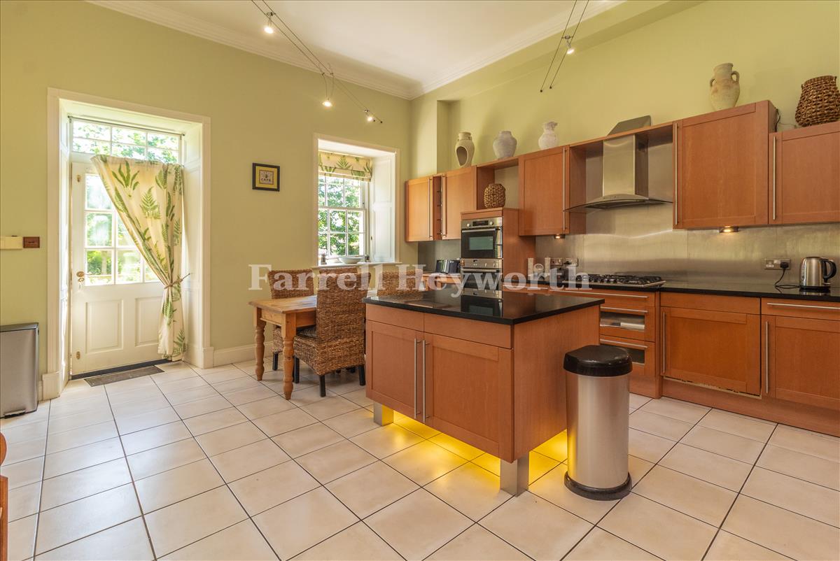 Kitchen Diner image 2