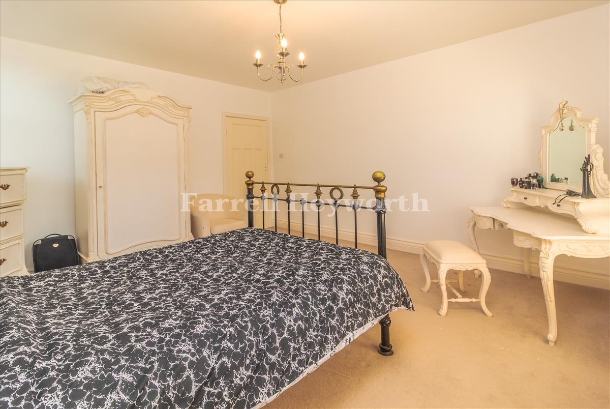Bedroom 2 image 2