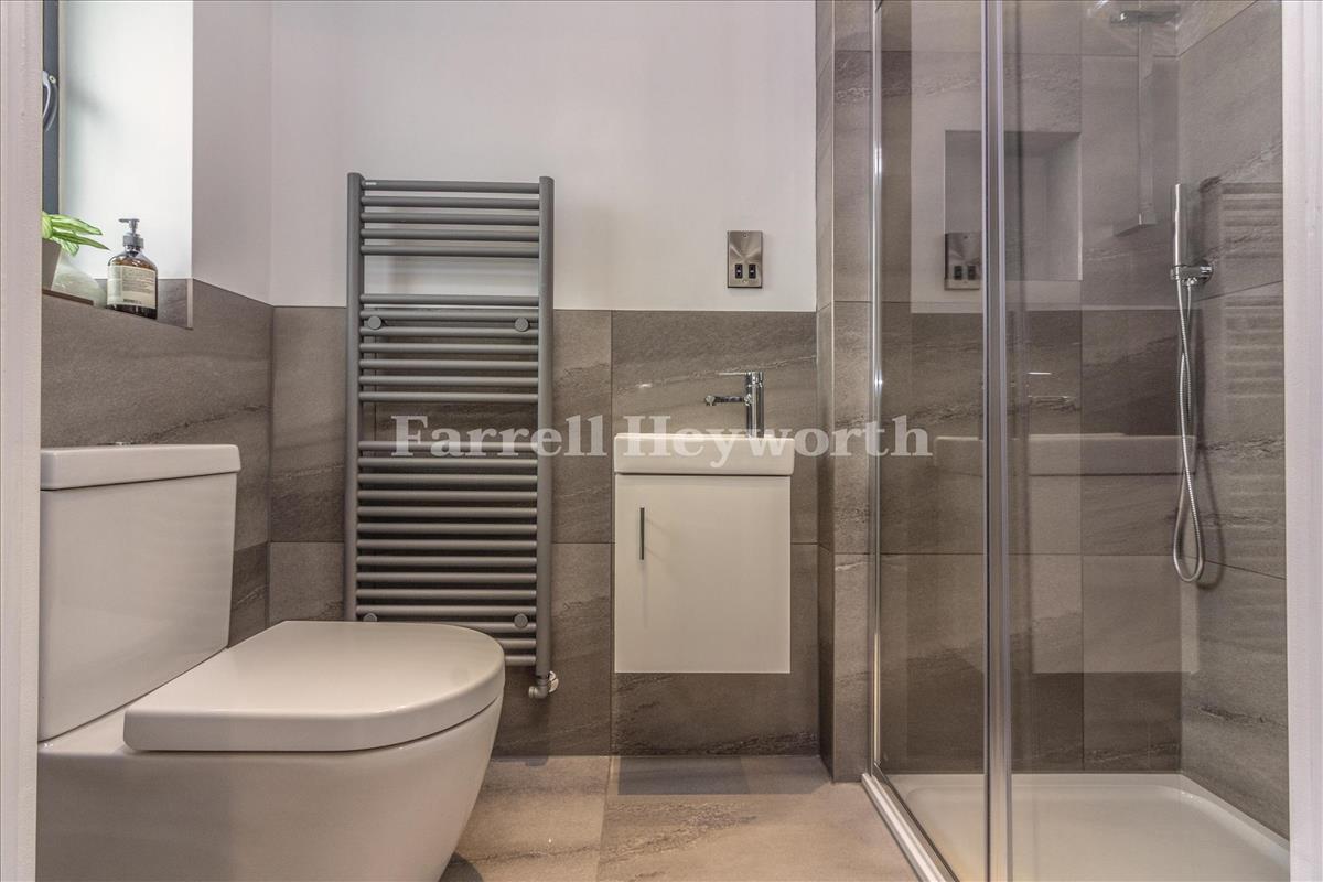 Bedroom Two en suite b