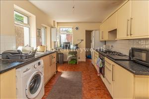 Kitchen image 2