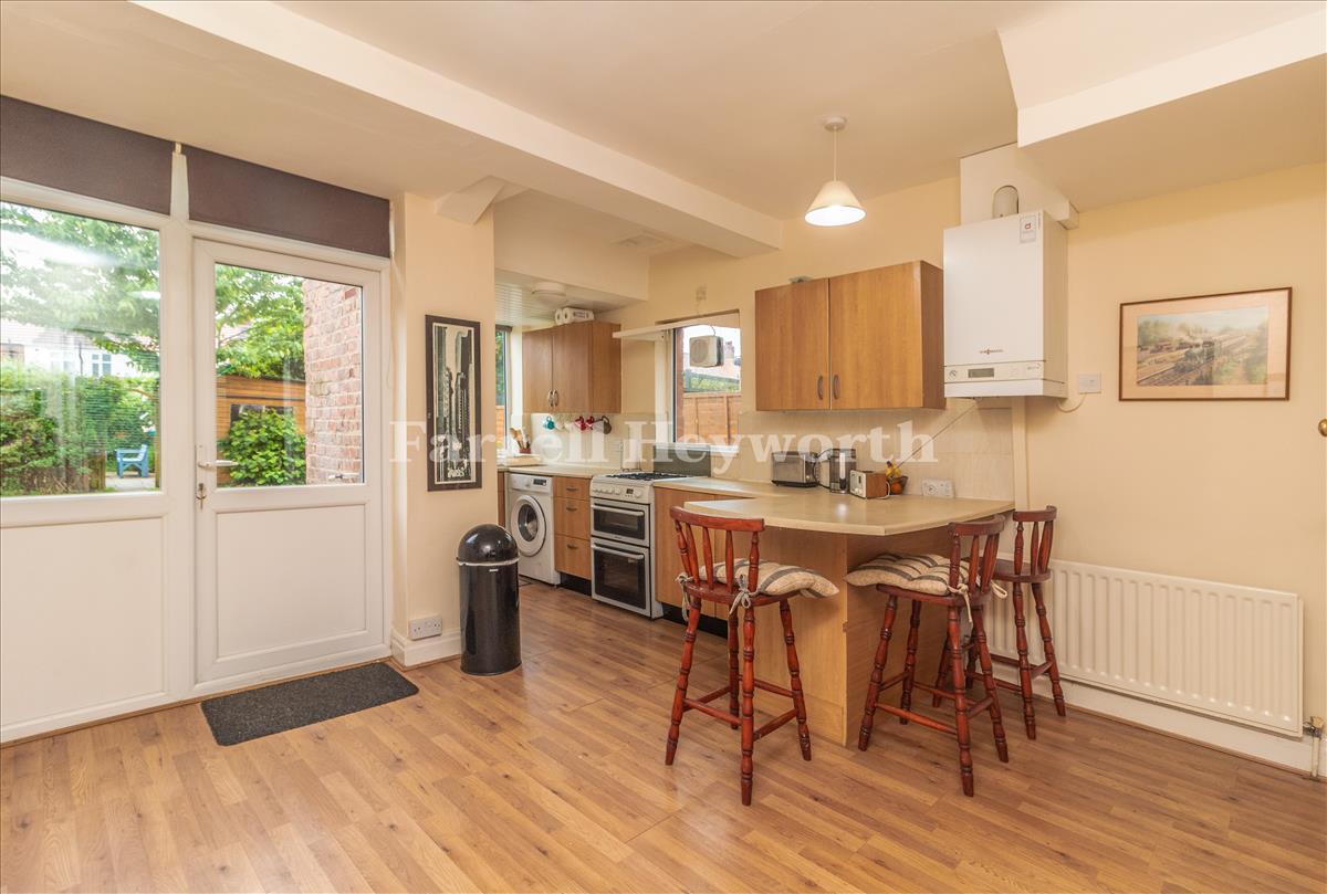 Kitchen Diner image 3