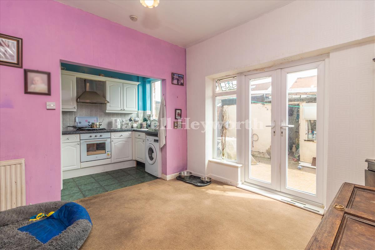 Kitchen Diner image 2