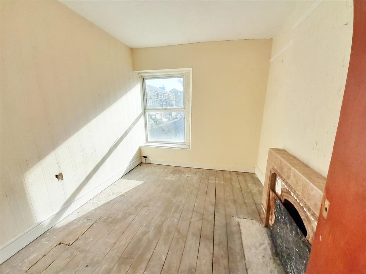  Mid Room