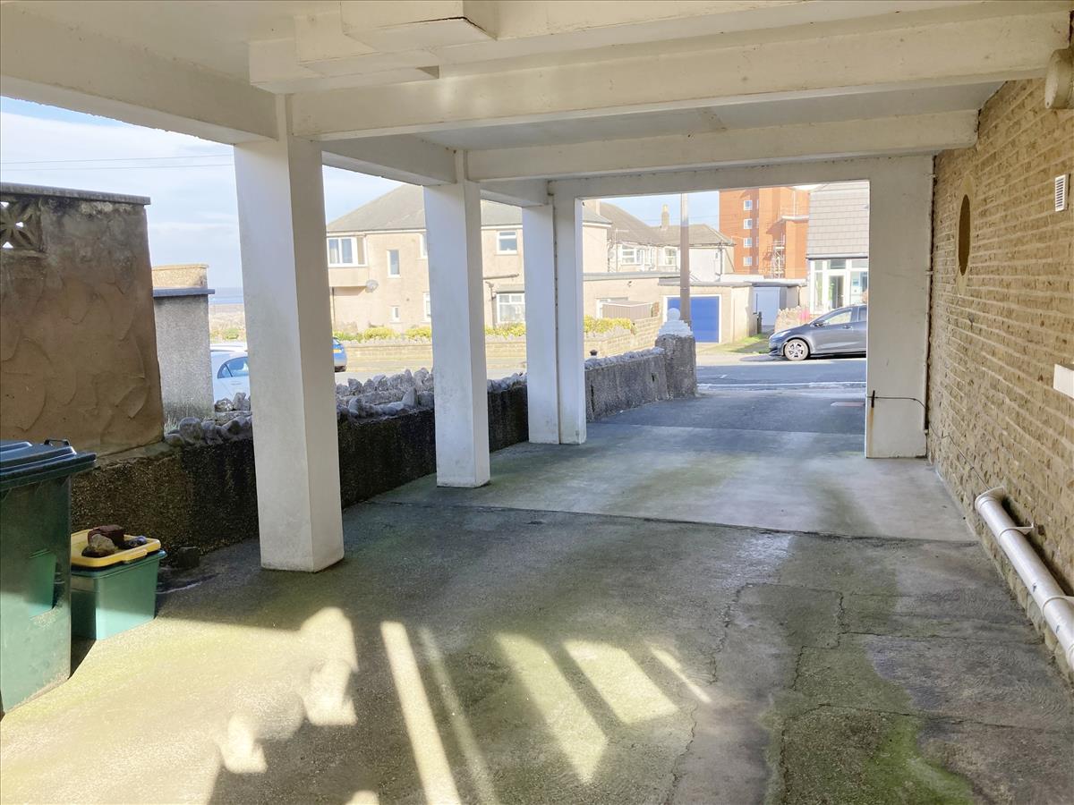 Oakley Road Carport Forecourt