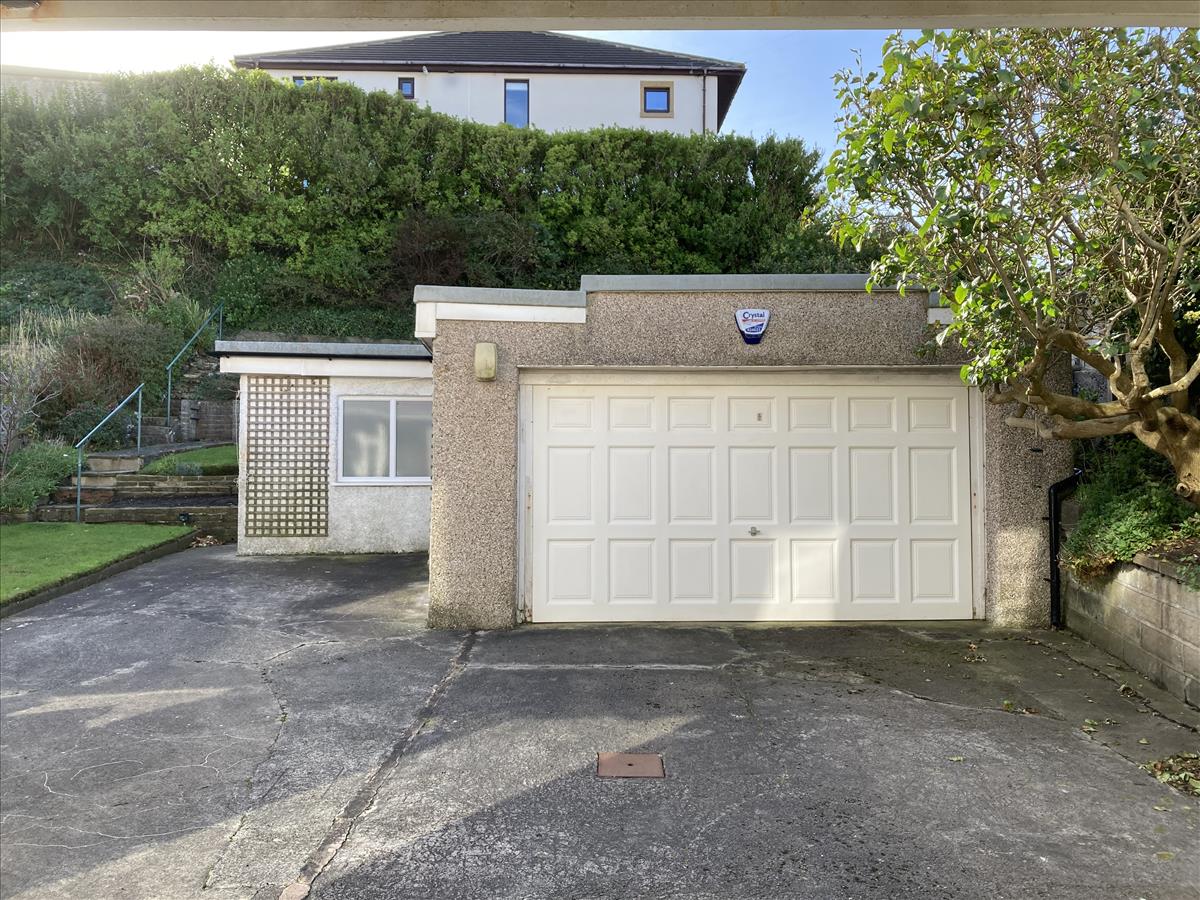 Oakley Road Large Garage
