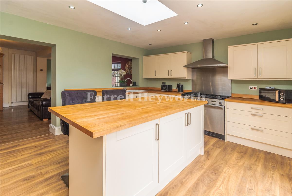 Kitchen image 3