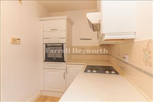 Kitchen image 3