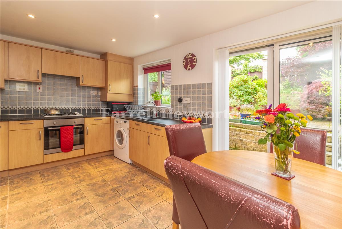 Kitchen Diner image 2