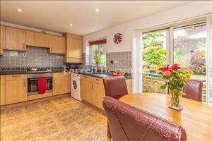 Kitchen Diner image 2