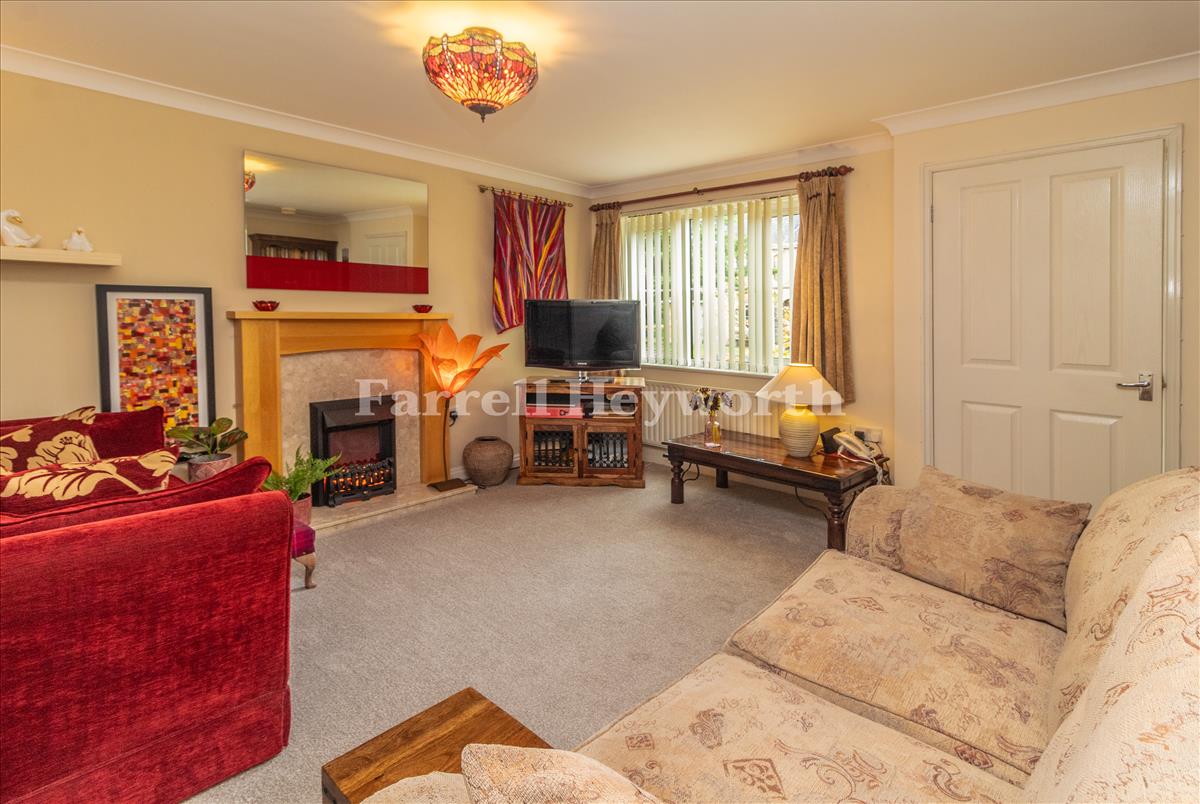 Lounge image 2