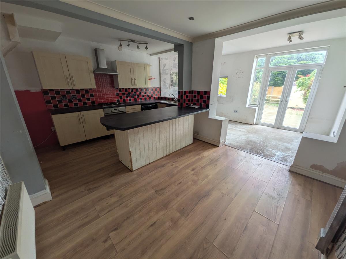Dining/Kitchen Area