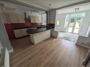 Dining/Kitchen Area