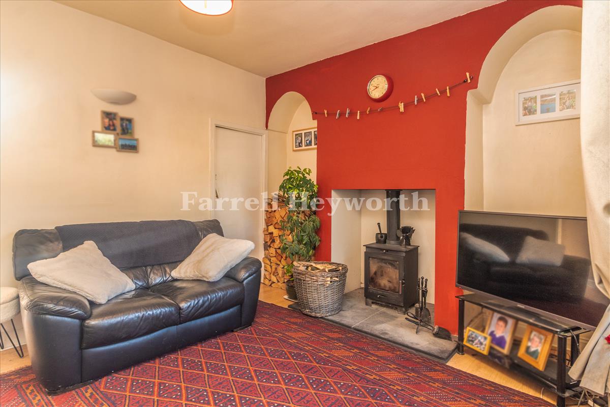 Lounge image 2