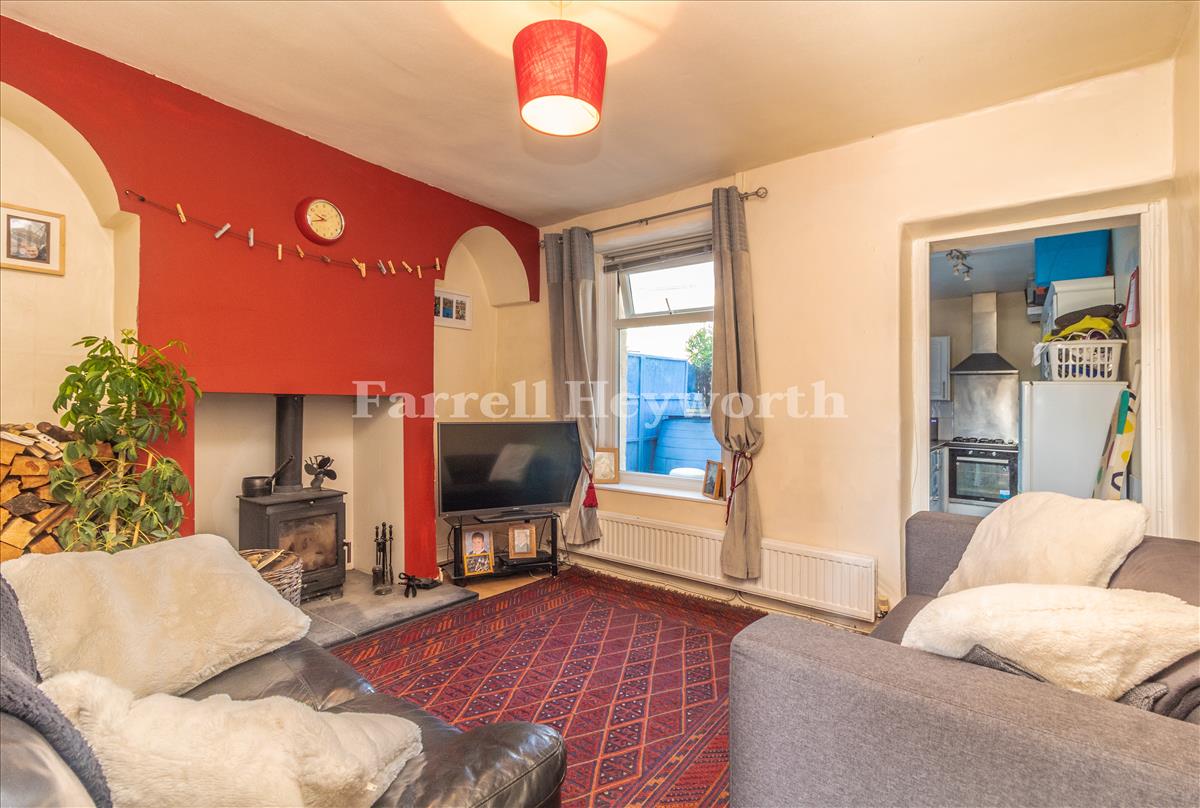 Lounge image 3