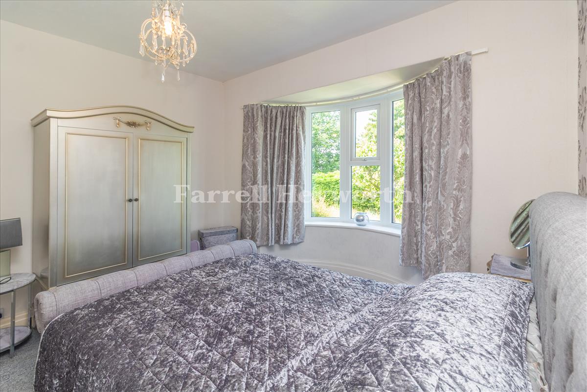 Bedroom 1 image 2