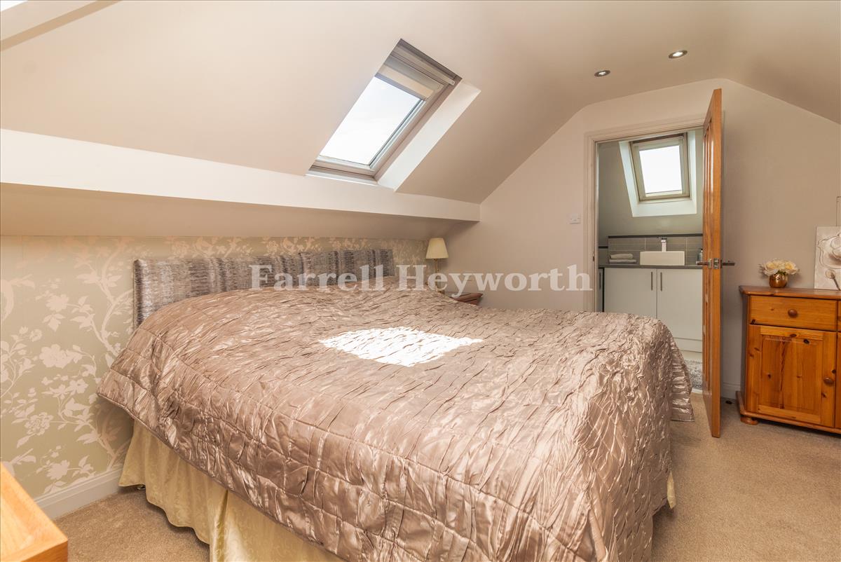 Bedroom 3 image 2