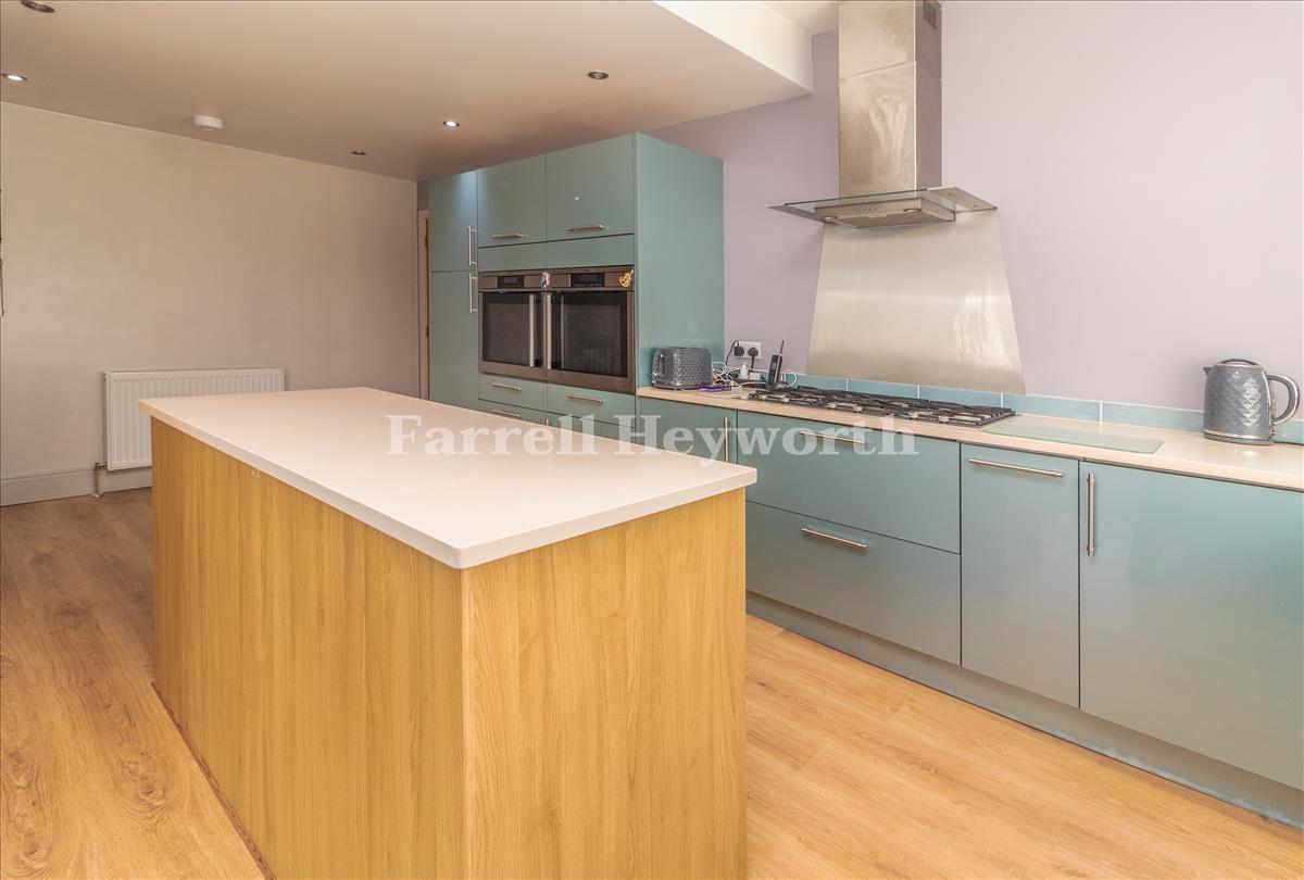 Kitchen image 3