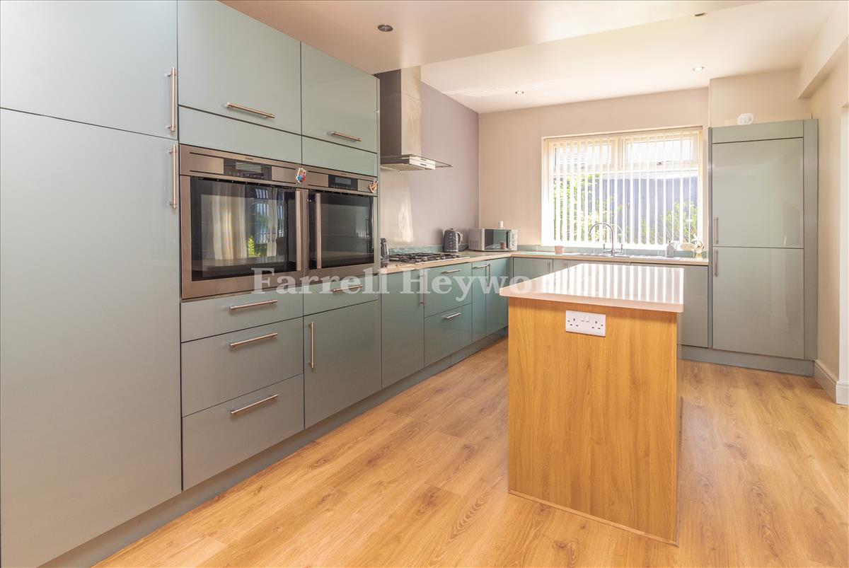 Kitchen image 5
