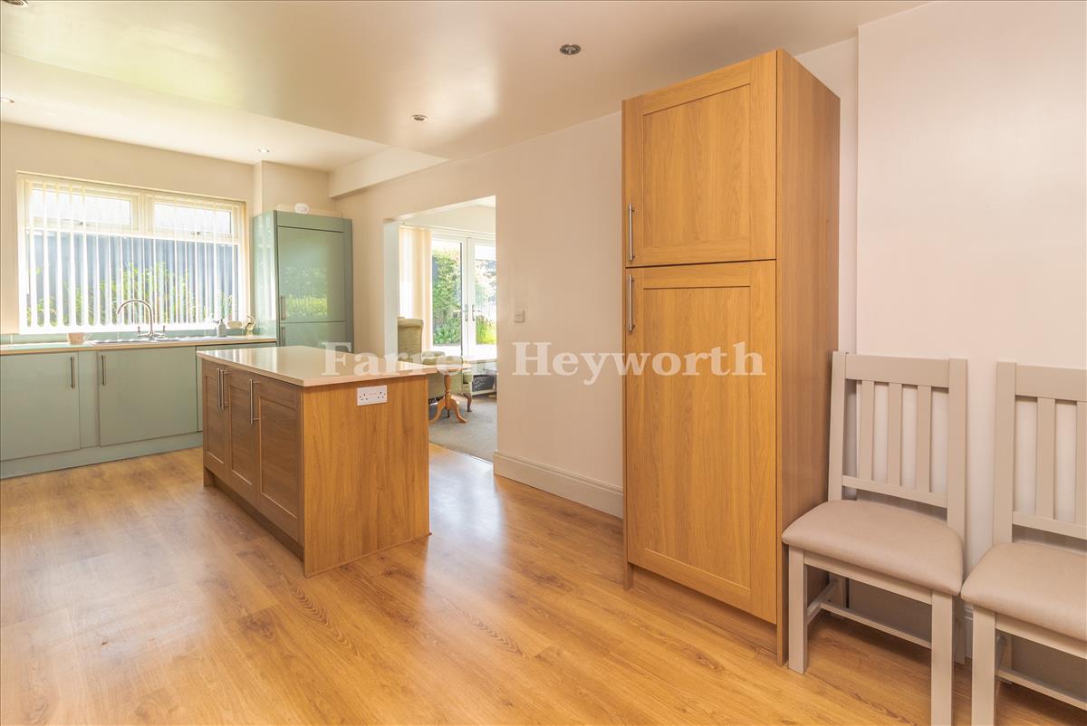 Kitchen image 6