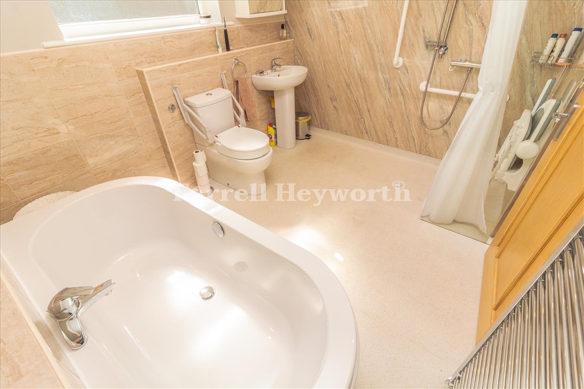 Bathroom image 2