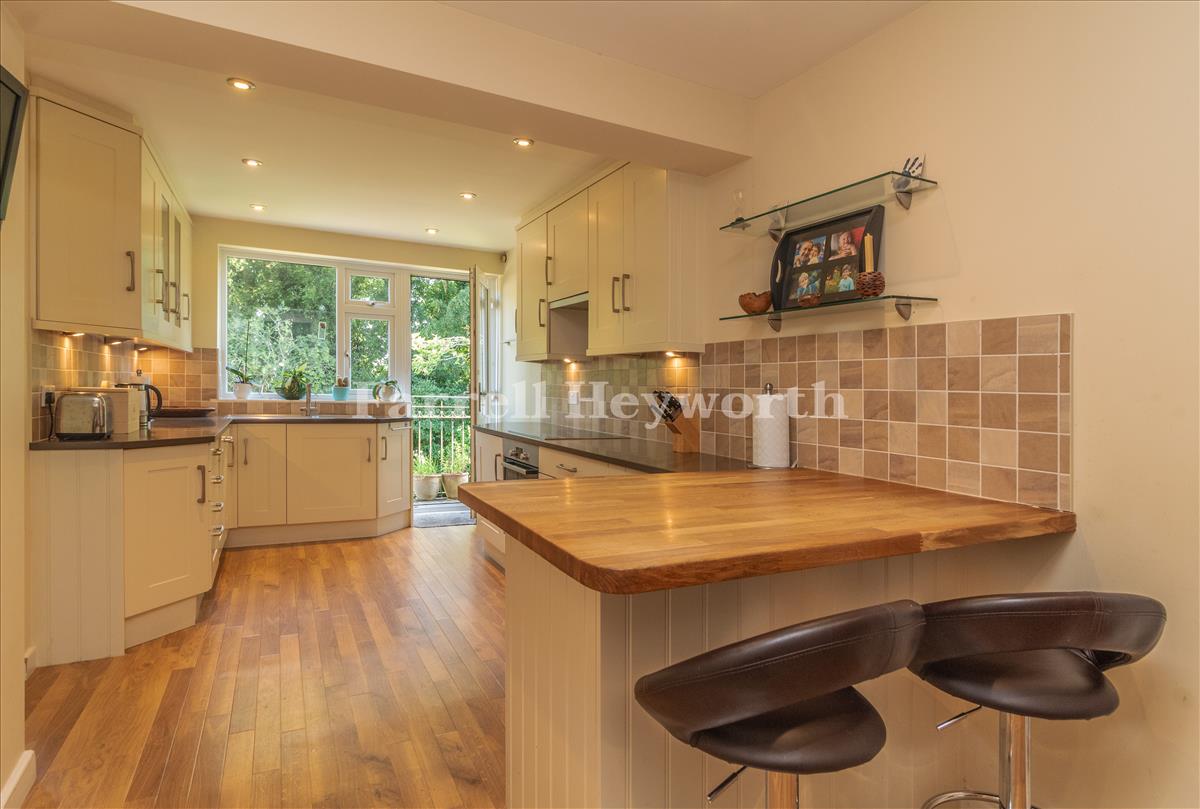 Kitchen image 5
