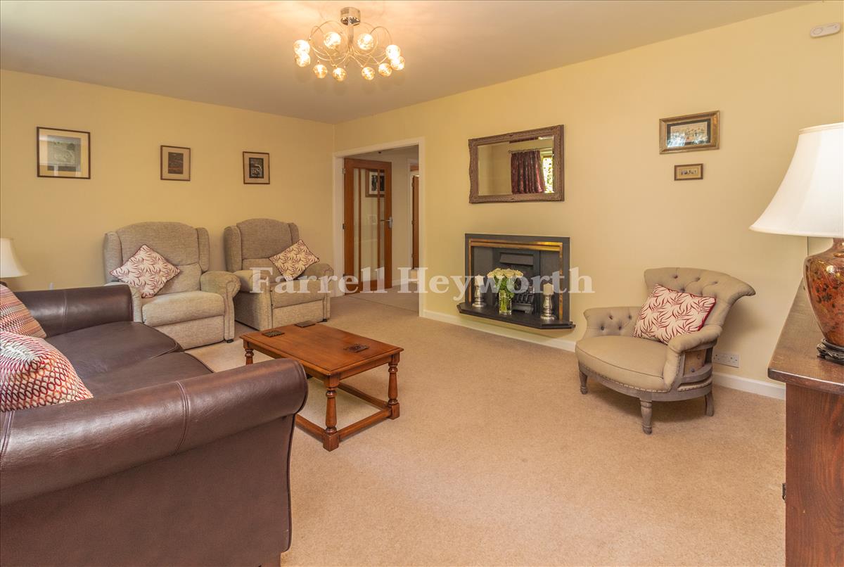 Lounge image 2