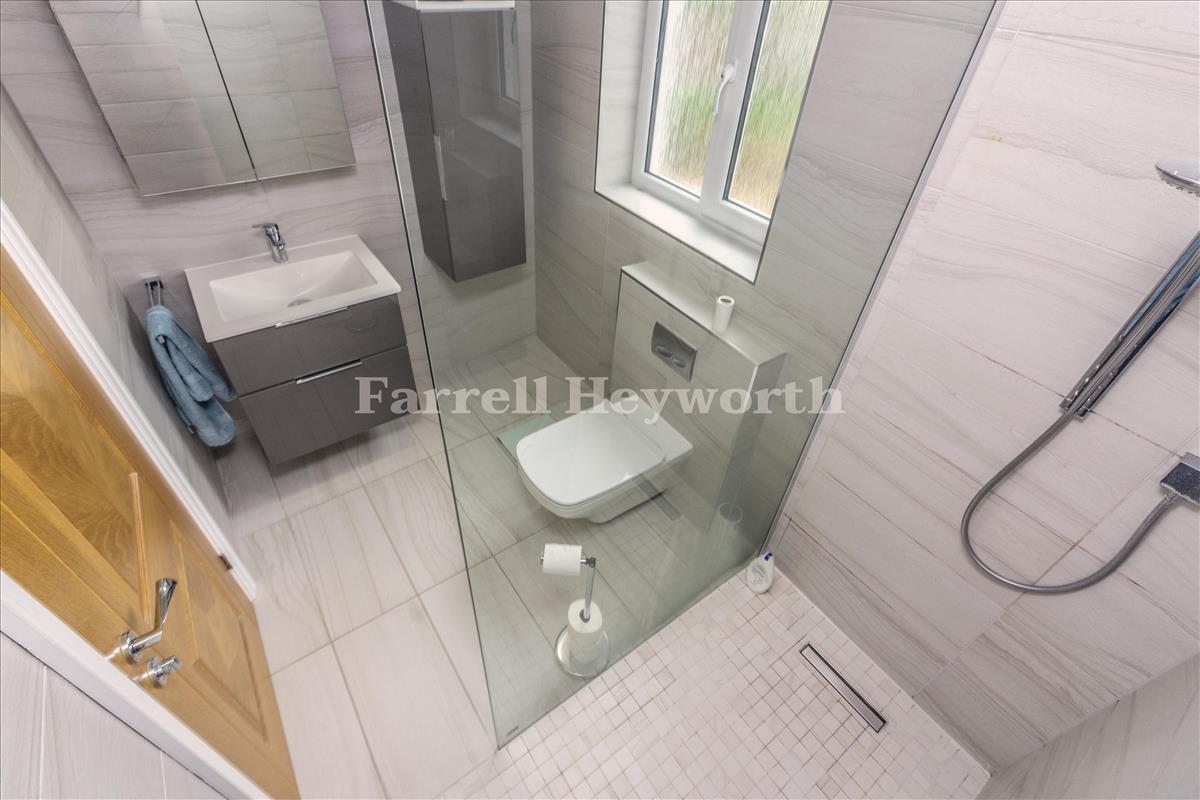 Shower Room 1ST