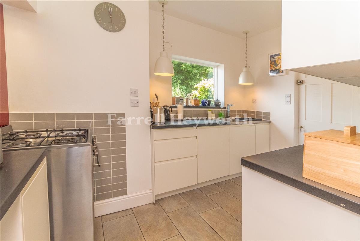 Kitchen image 3