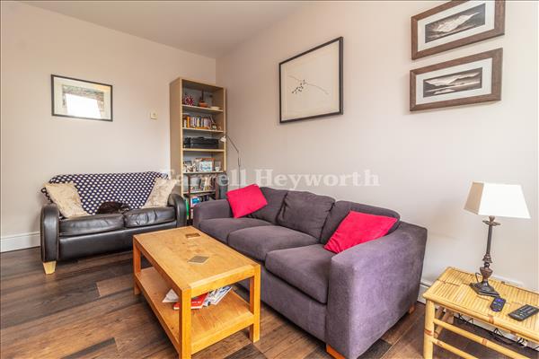 Lounge image 2