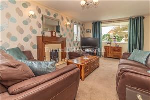 Lounge image 2