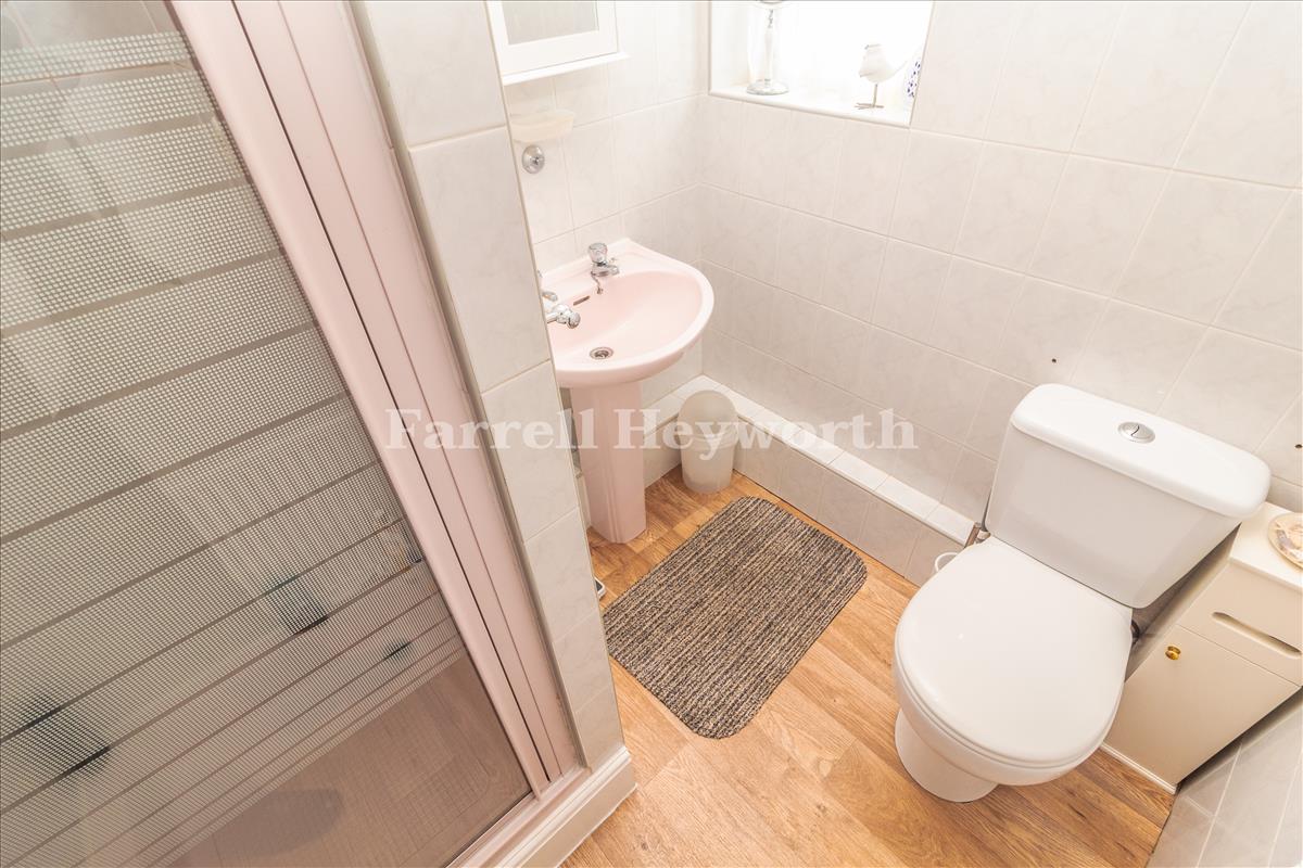 Shower Room image 3