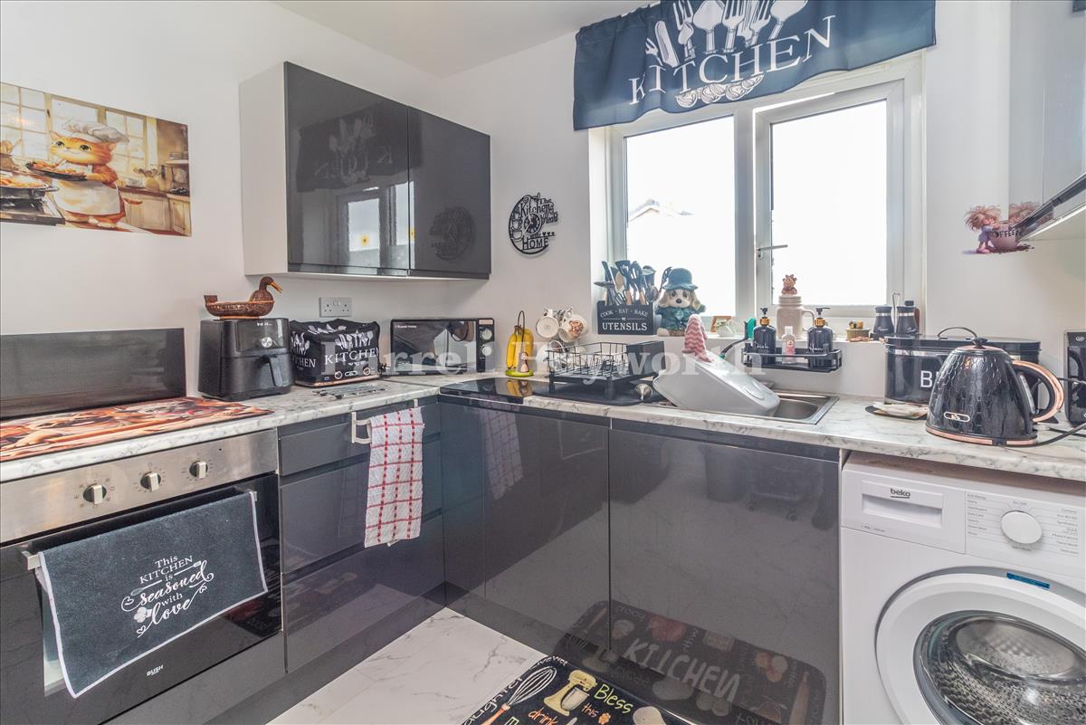 Kitchen image 2