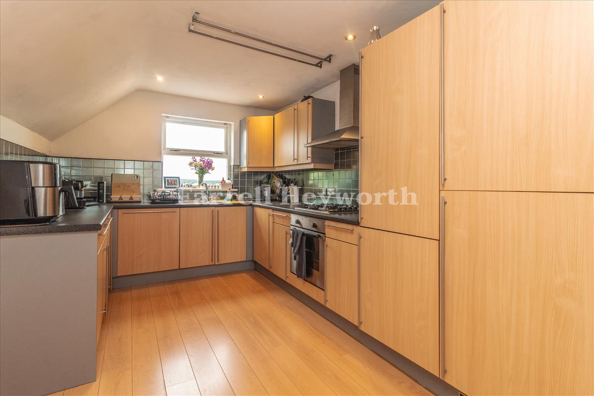 Kitchen image 3