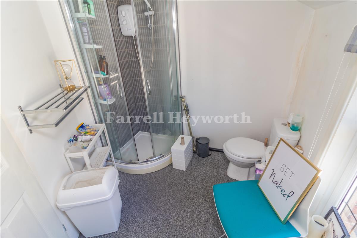 En Suite image 2