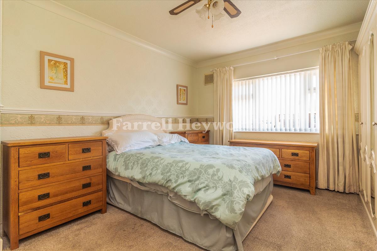 Bedroom 1 image 2