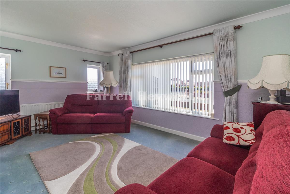 Lounge image 2