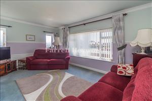 Lounge image 2
